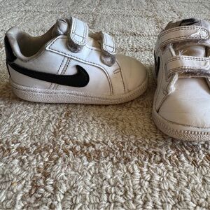 Nike court Royale toddler White and Black Velcro Sneakers